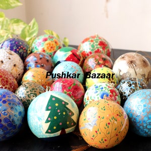 Ornamento a forma di palla per albero di Natale, ornamento a forma di palla in cartapesta fatto a mano, regalo di Natale, ornamento dipinto a mano in Kashmir, decorazione per la casa Boho appesa