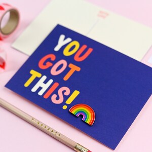 You Got This! - Regenbogen Emaille Pin Abzeichen Postkarte - Andenken