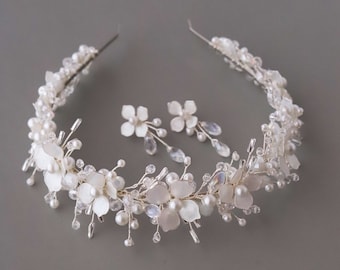 Floral bridal tiara, Pearl bridal headband, Pearl headband, Bridal tiara headband, Bridal flower headband, Wedding headband for bride