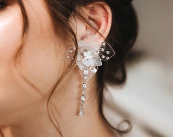 Boucles d’oreilles fleurs blanches, Boucles d’oreilles de mariée Boho, Boucles d’oreilles de mariée florales, Boucles d’oreilles fleur de perle,Boucles d’oreilles asymétriques,Boucles d’oreilles de fleurs de mariée pendantes