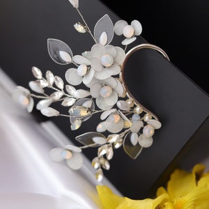 Kraakbeenmanchet, oormanchet, oormanchet zonder piercing, oorklimmer, kraakbeenoorbellen opaal, bloemen bruidsoorbellen, opaal oormanchet, elfenoormanchet