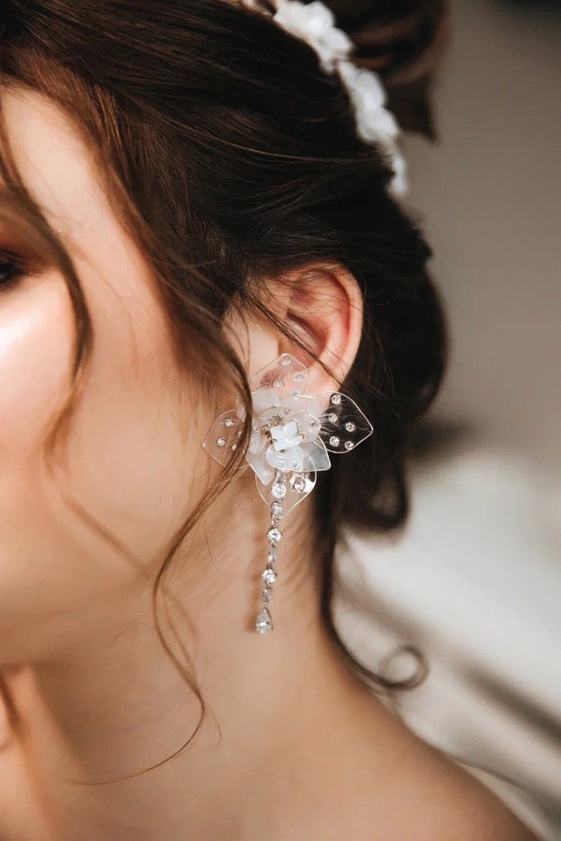 White flower earrings, Boho bridal earrings, Floral bridal earrings, Pearl flower earrings,Asymmetric earrings,Bridal dangle flower earrings image 1