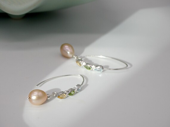 These pastel gemstone (peridot, blue topaz & citrine) and AAA pearl earrings are stunners!