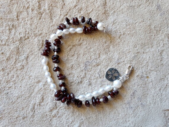 Bracelet in garnets, freshwater pearls, and sterling silver