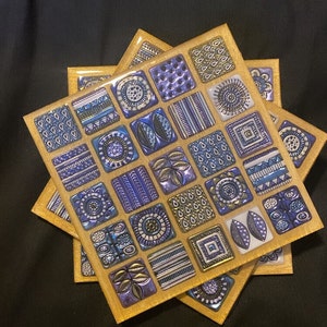 4 Stück Set Gold & Blau / Lila marokkanischen Fliesen Stil handgemachte hölzerne Harz Untersetzer Bild 1