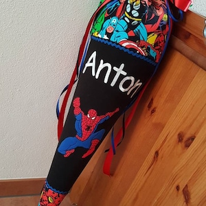 Spiderman-Schultüte genäht aus Sweatstoffen, Zuckertüte zum Kissen, Avengers Bild 1