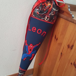 Spiderman-Schultüte genäht aus Sweatstoffen, Zuckertüte zum Kissen, Avengers Bild 2