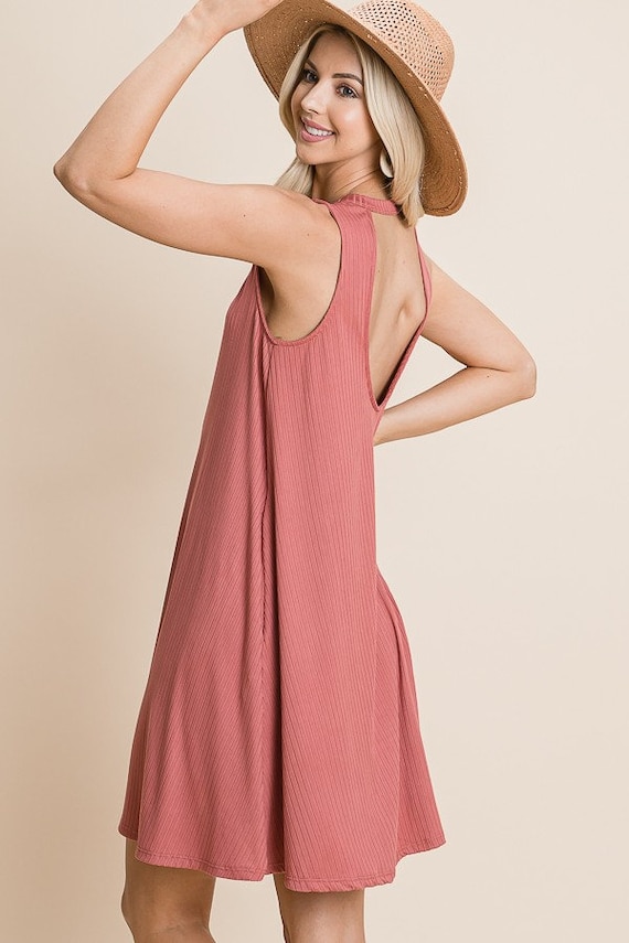 pink rose swing dress This beautiful sunset in the rose garden Dress from @theprettydress . . . #1950s #elegant #diorvintage #retrostyle