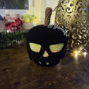 Rainbow Crochet Poisoned Apple – Cute Halloween Décor, Spooky Plush Toy, Handmade Fairy Tale Gift