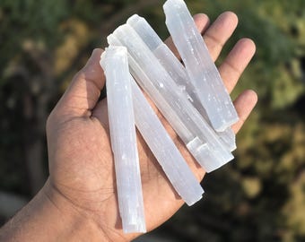 Bastoncini di cristallo di selenite, bacchette di selenite grezza naturale per decorazioni purificanti e display per meditazione