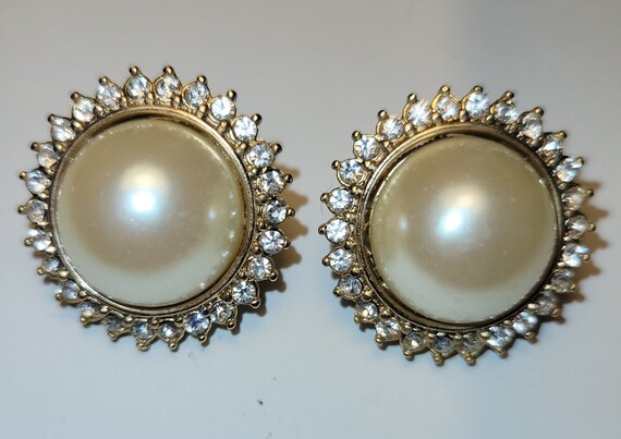 Classy Pearl Encirled with Rhinestone Earrings - image 1