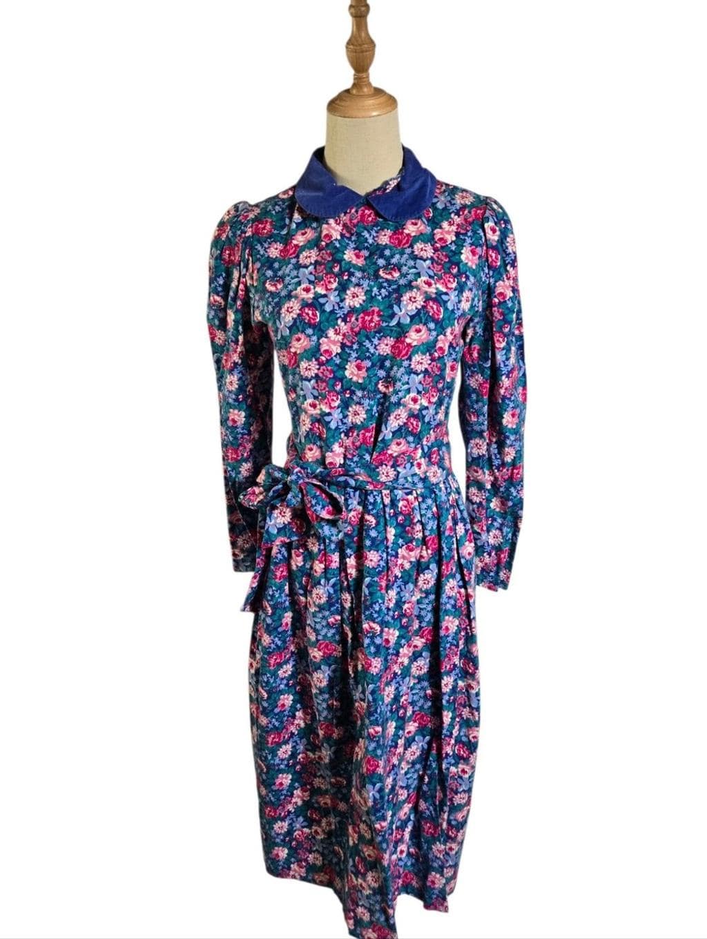 ✤稀少　ヴィンテージ　ローラアシュレイ　コンソール✤ 稀少なLAURA ASHLEY(ローラアシュレイ)のHENSHAW(ヘンショウ)シリーズ