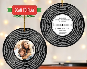 Enfeite personalizado com foto e música, com código QR para reproduzir a música. Enfeite com música para casal. O enfeite toca a nossa música.