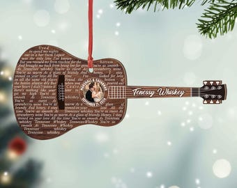 Enfeite personalizado com foto de música, enfeite de guitarra, enfeite musical personalizado, enfeite musical, enfeite musical para casal, enfeite com código musical escaneável