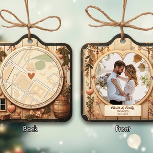 Adorno comprometido de ubicación personalizada, regalo de compromiso de adorno fotográfico para pareja recién comprometida, regalo de aniversario de adornos navideños para el esposo