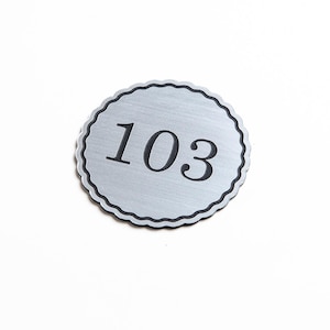 Numéro de table moderne avec gravure personnalisée - Design élégant pour restaurants - Plaque adhésive élégante