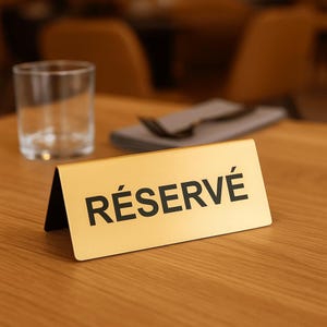 Maßgeschneiderter Tischstaffeleiständer „Reserviert“ – ideal für Restaurant, Bar, Café, Rezeption