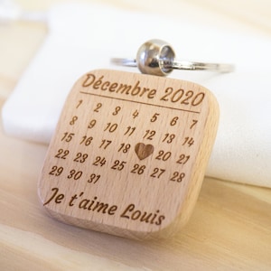 Porte-Clés Calendrier Personnalisé en Bois , Le Cadeau original et unique Fêtes des mères, fêtes des pères