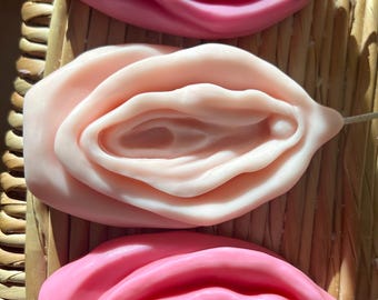 Vulva Candle - Customizable Gift - Handmade Soy Wax Yoni - Body Positive Decor