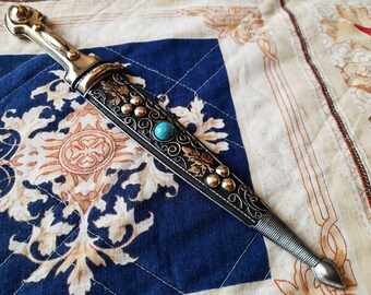 Daga personalizada hecha a mano: hoja decorativa adornada con funda