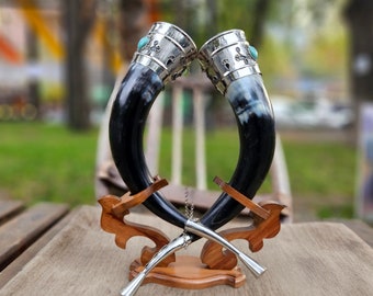 Cuerno para beber hecho a mano con soporte: Jarra de hidromiel personalizada