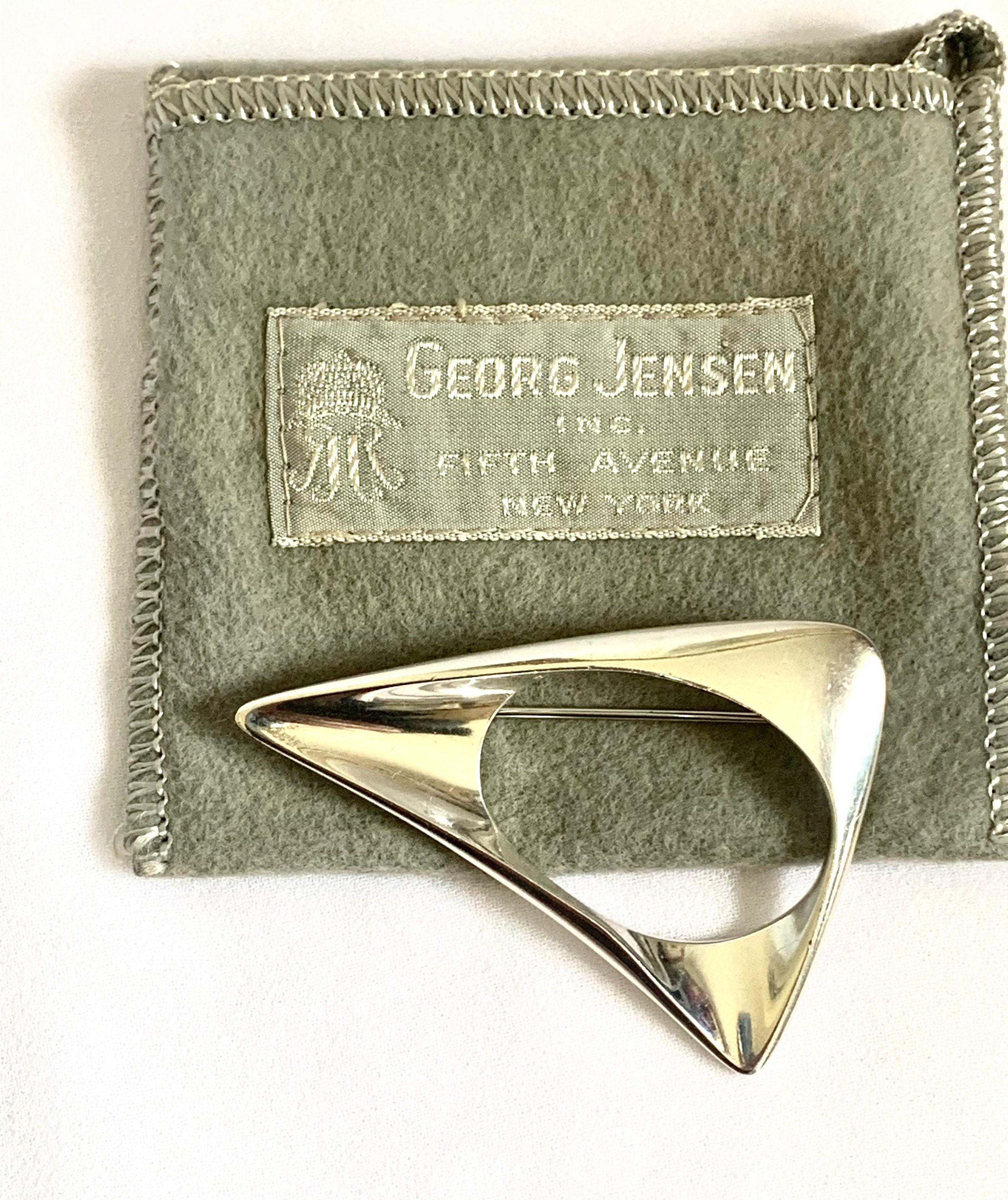   ヘニングコッペル トライアングル 375 ブローチ Georg Jensen Henning Koppel #375 Sterling Triangle Brooch