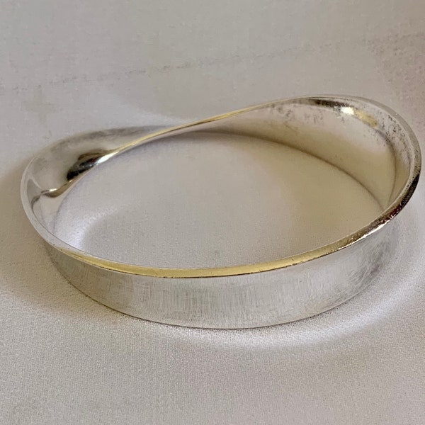 Mobius Bangle - Etsy