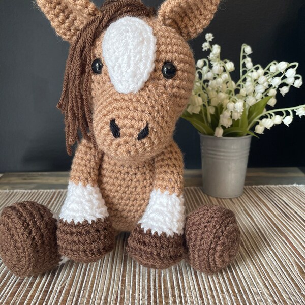 Crochet horse