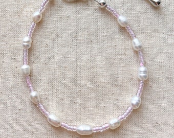 Handmade Freshwater Pearls and Lilac beaded bracelet / Women's small-medium