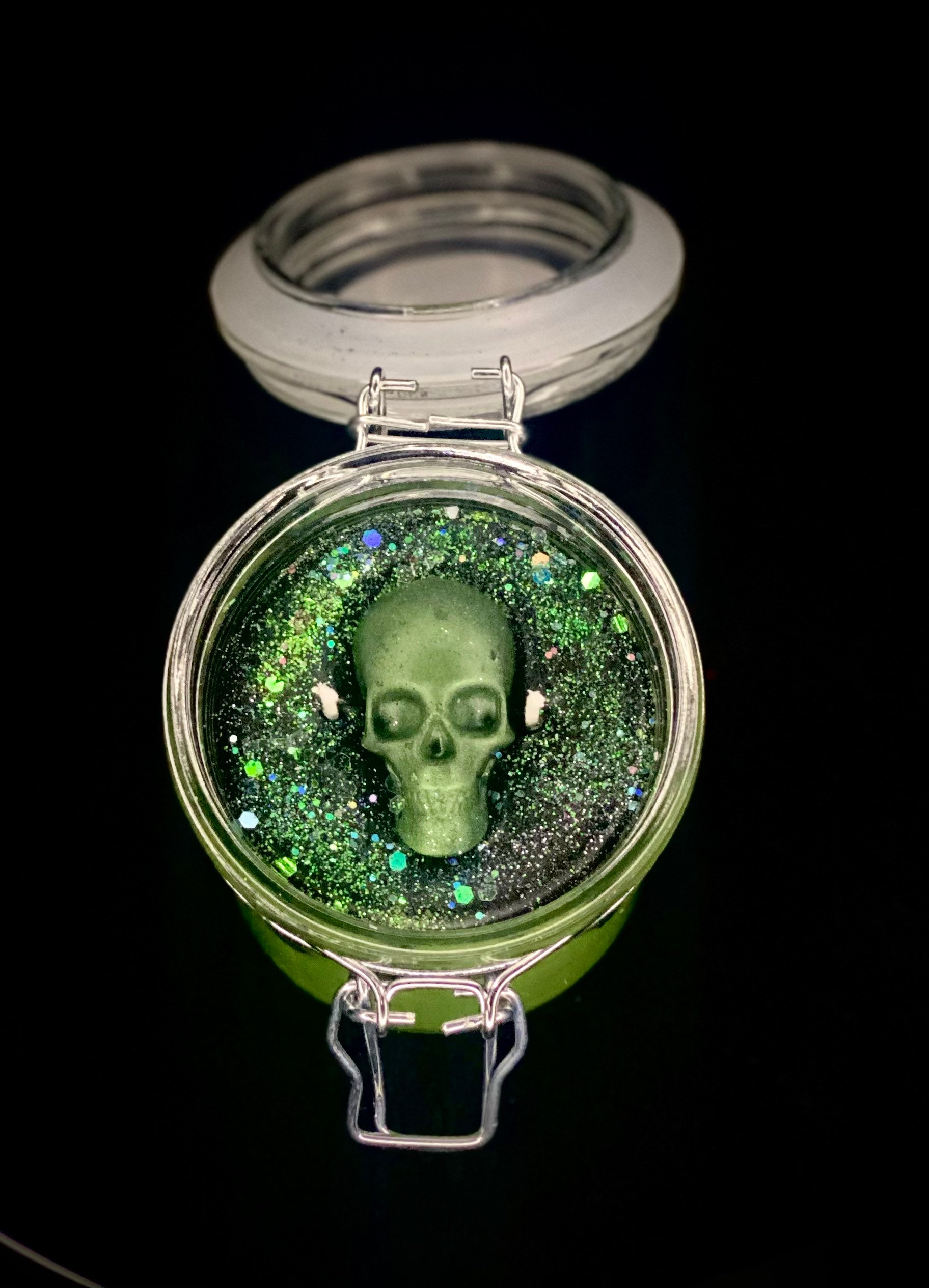 Bleeding Skull Candle // Fully customisable //gothic gift idea Etsy