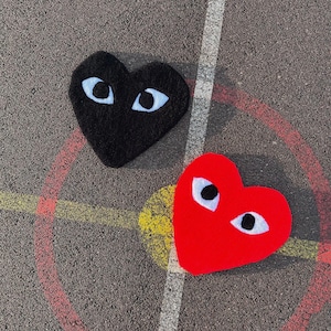 CDG HEART. Hand-tufted mini rug or wall hanging.