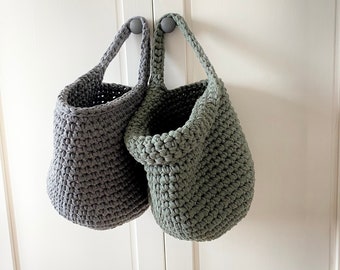 Crochet Hanging Basket: Recycled Yarn Wall Storage