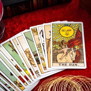 ¡El mismo día una lectura de tarot de cartas para las próximas cuatro semanas!