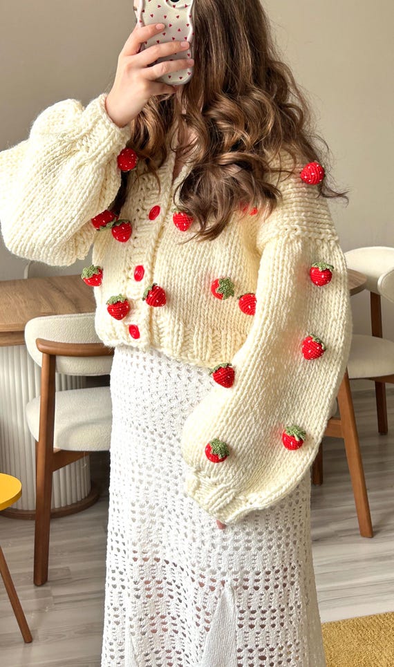 赤いイチゴのクロシェカーディガン、イチゴの刺繍入りセーター、彼女へ