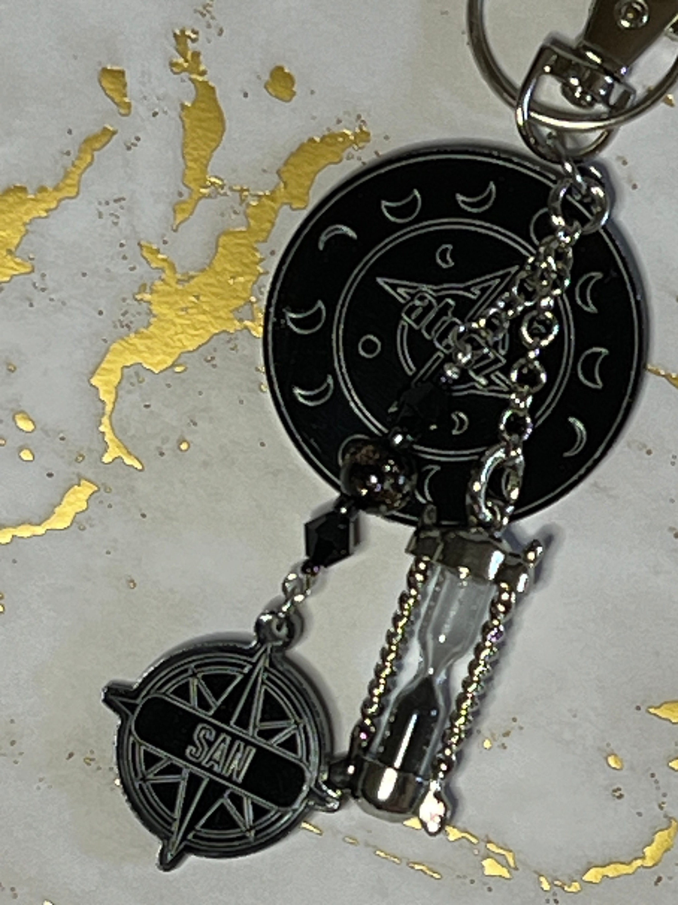 ATEEZ Moon Phase and Hourglass/Cromer Keychain, Glossy Black or Iridescent Acrylic with Bias Name or Beaded Charms, Perfect Gift for Atiny