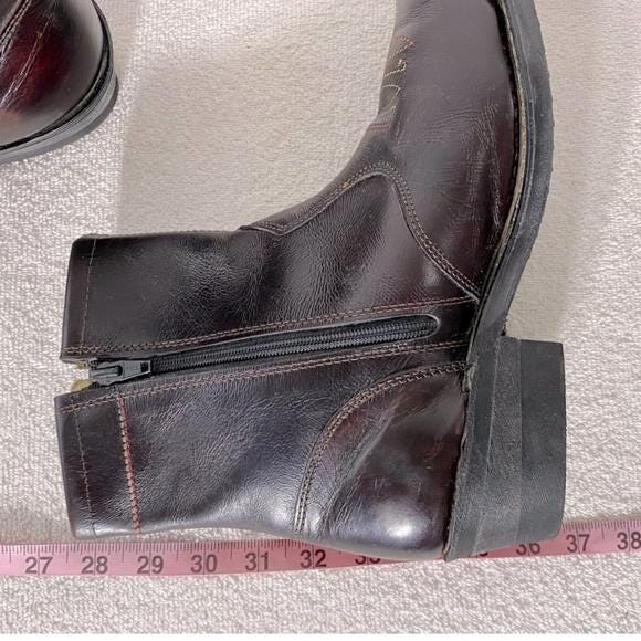 Vintage Burgundy Leather Western Style Round Toe Ankle Boots 7.5 Vintage | Shoes | Vintage Burgundy Leather Western Style  main image 2