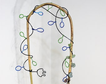 Fairy lights- Trellis. wire plant stake. Indoor plant Decor. House plant decor. Plant bling. Plant pal. Indoor plant trellis. Plant support.