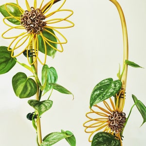 Sunflower Trellis. Wire plant stake. Indoor plant Decor. House plant decor. Plant bling. Plant pal. Indoor plant trellis. Plant support.