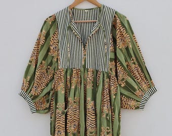 Sukienka midi z bawełny z nadrukiem blokowym – letnia sukienka w tygrysy