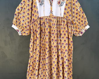 Letnia sukienka z bawełny z nadrukiem kwiatowym: Kyra Midi Mini Dress