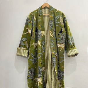 Green Jungle Print Velvet Kimono Robes, Morning Tea Velvet Coat, Bridesmaid Robe, Women Wear Cotton Velvet robe, Velvet Jacket, Bridal Robe zdjęcie 1