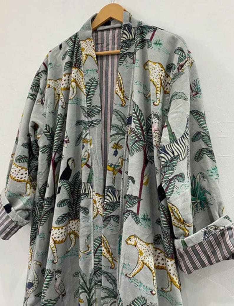 Grüner Dschungel-Druck-Samt-Kimono-Roben, Morgentee-Samtmantel, Brautjungfer-Robe, Frauen tragen Baumwollsamt-Robe, Samtjacke, Brautrobe Bild 7