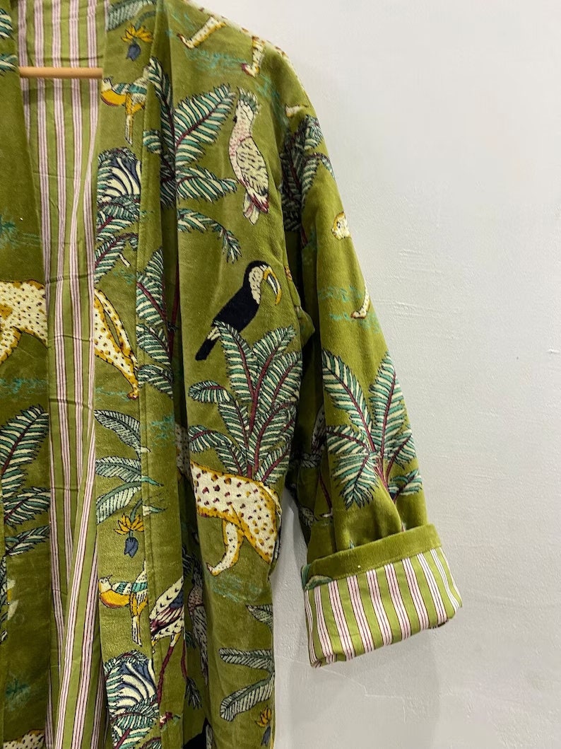 Green Jungle Print Velvet Kimono Robes, Morning Tea Velvet Coat, Bridesmaid Robe, Women Wear Cotton Velvet robe, Velvet Jacket, Bridal Robe zdjęcie 5