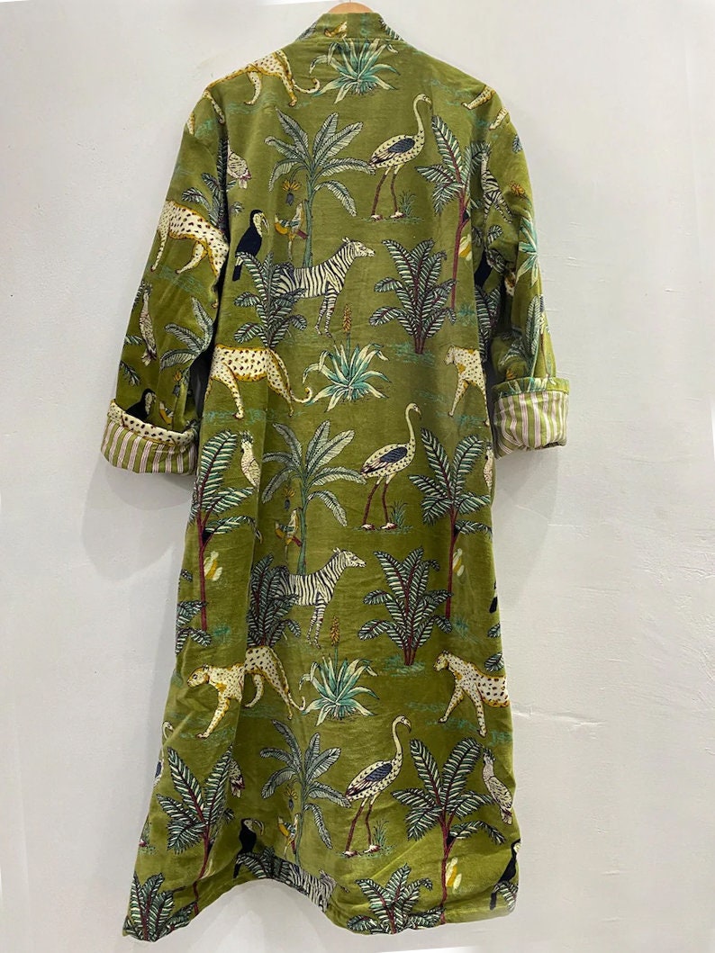 Green Jungle Print Velvet Kimono Robes, Morning Tea Velvet Coat, Bridesmaid Robe, Women Wear Cotton Velvet robe, Velvet Jacket, Bridal Robe zdjęcie 6