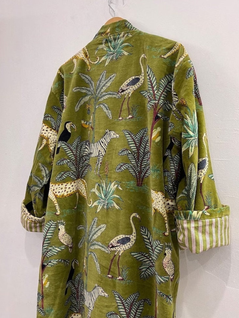Green Jungle Print Velvet Kimono Robes, Morning Tea Velvet Coat, Bridesmaid Robe, Women Wear Cotton Velvet robe, Velvet Jacket, Bridal Robe zdjęcie 3