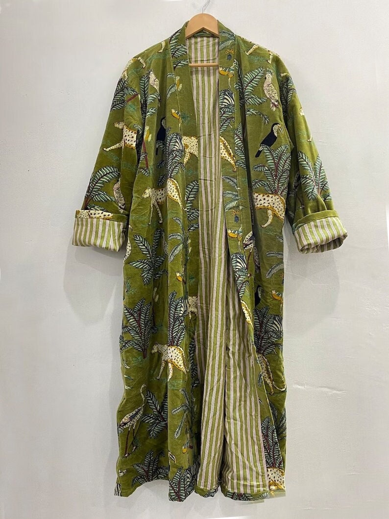 Green Jungle Print Velvet Kimono Robes, Morning Tea Velvet Coat, Bridesmaid Robe, Women Wear Cotton Velvet robe, Velvet Jacket, Bridal Robe zdjęcie 1