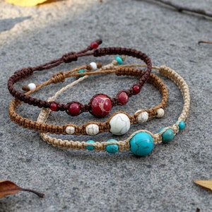 Conjunto de 3 pulseras de macramé, brazalete boho con piedra howlita, pulseras apilables, joyería estilo mediterráneo, paquete de regalo