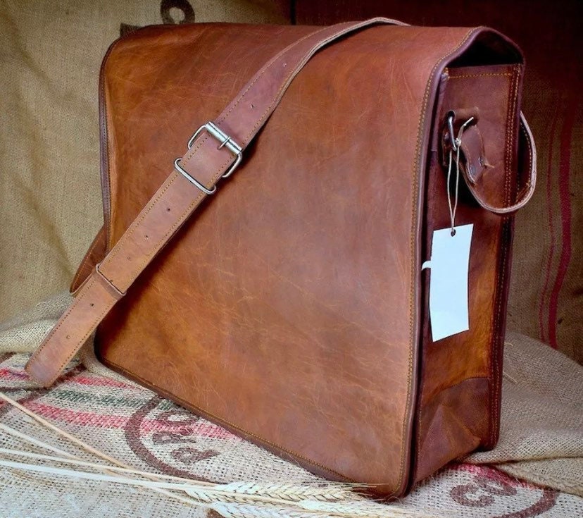 Men's Small Tan Leather Vintage Style Crossbody Bag – RevivalVintage