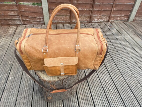 Genuine top leather holdall