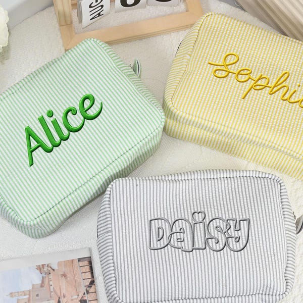 Neceser de maquillaje de seersucker con nombre bordado, neceser personalizado